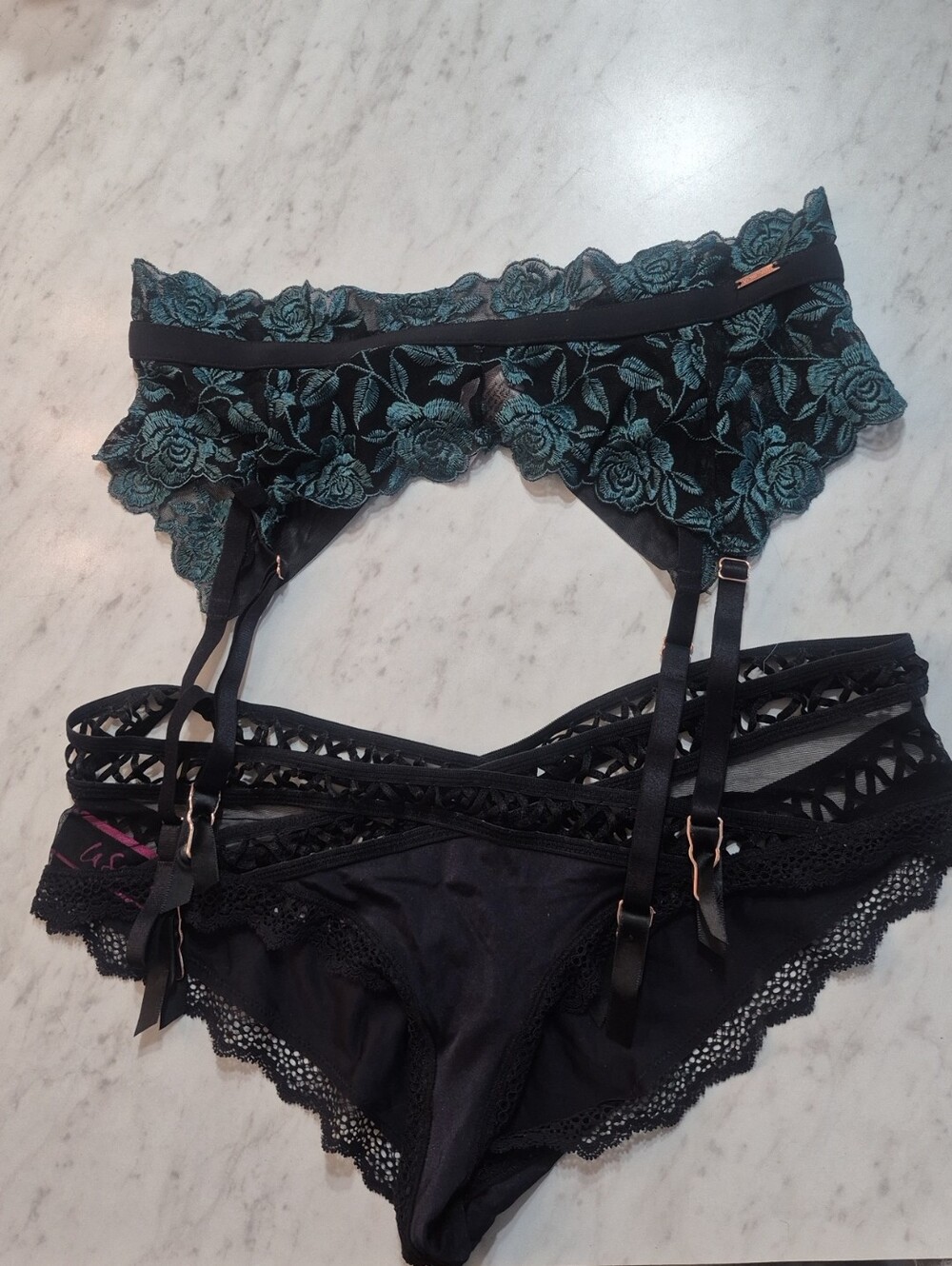 Teal La Vie En Rose Garter Belt Small With Black Senza Panties Small Set